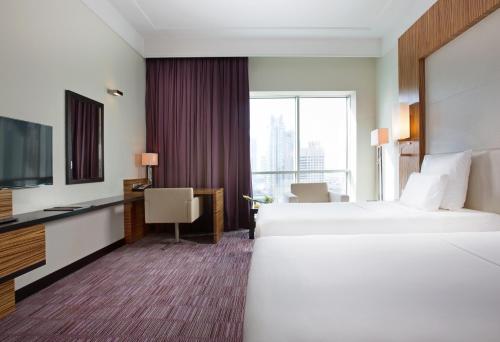 pullman dubai jumeirah lakes towers hotel and residence