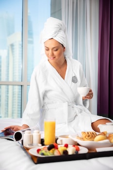 pullman dubai jumeirah lakes towers hotel and residence