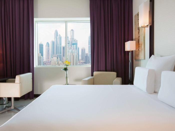 pullman dubai jumeirah lakes towers hotel and residence