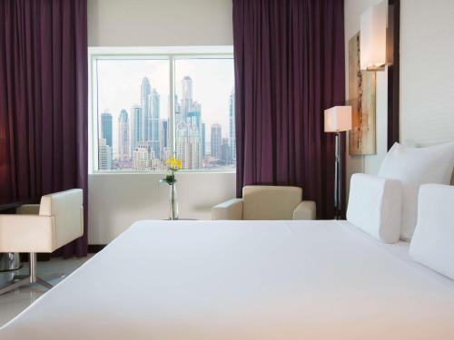 pullman dubai jumeirah lakes towers hotel and residence
