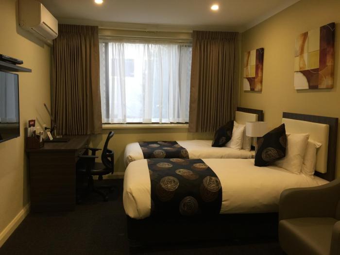 park squire motor inn and serviced apartments