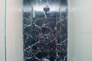 best location 1br apartment at atlanta residences