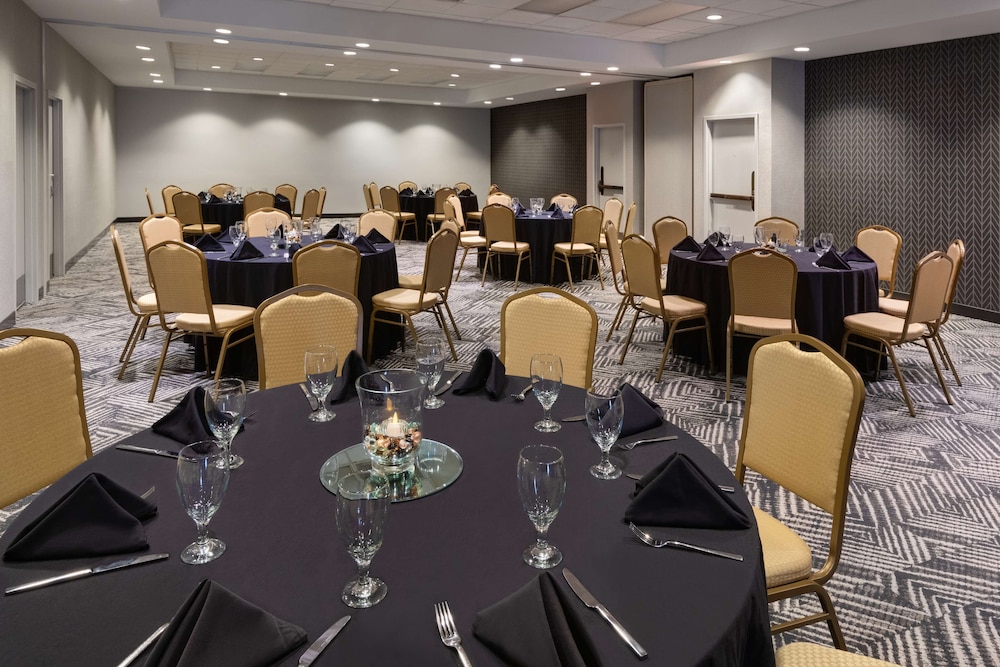 radisson hotel nashville airport