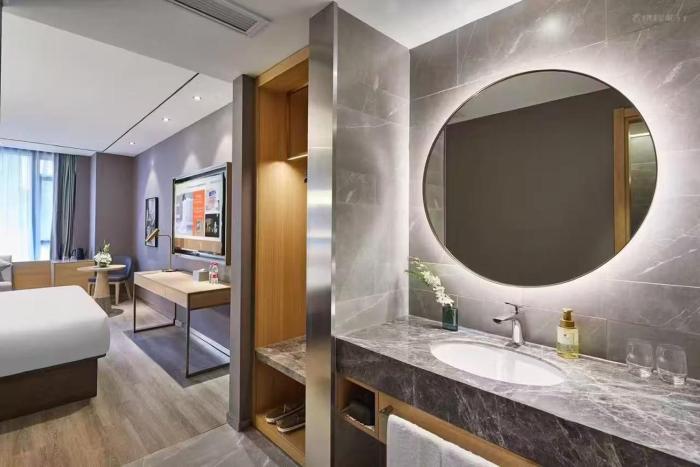 crystal orange hotel shanghai hongqiao hub railway station