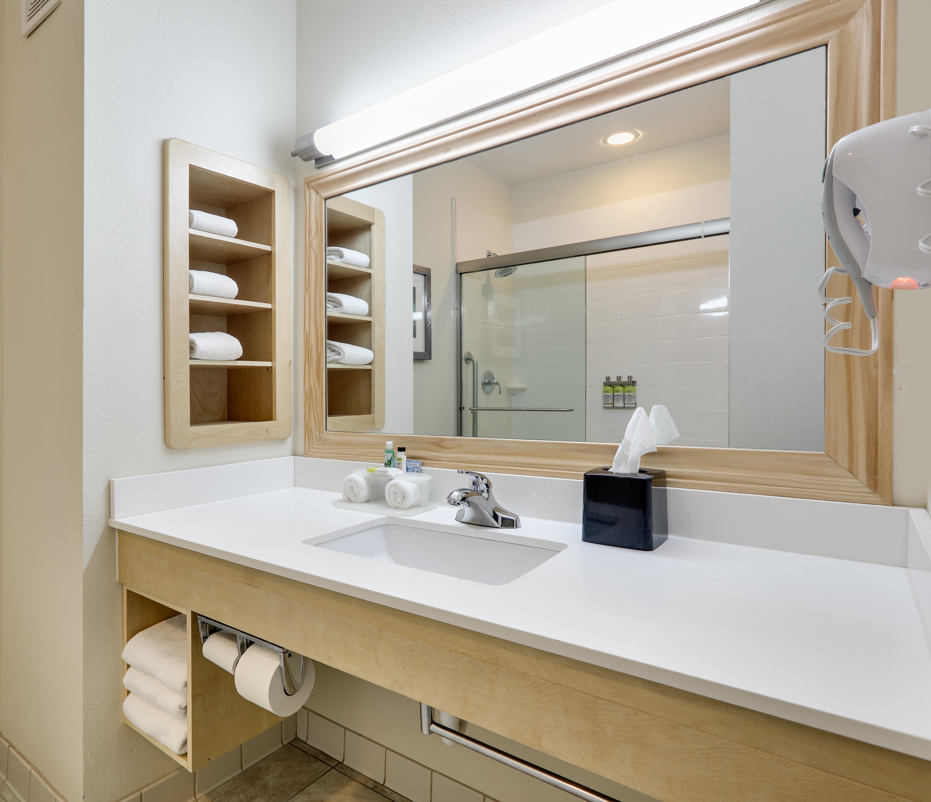 holiday inn express and suites san antonio brooks