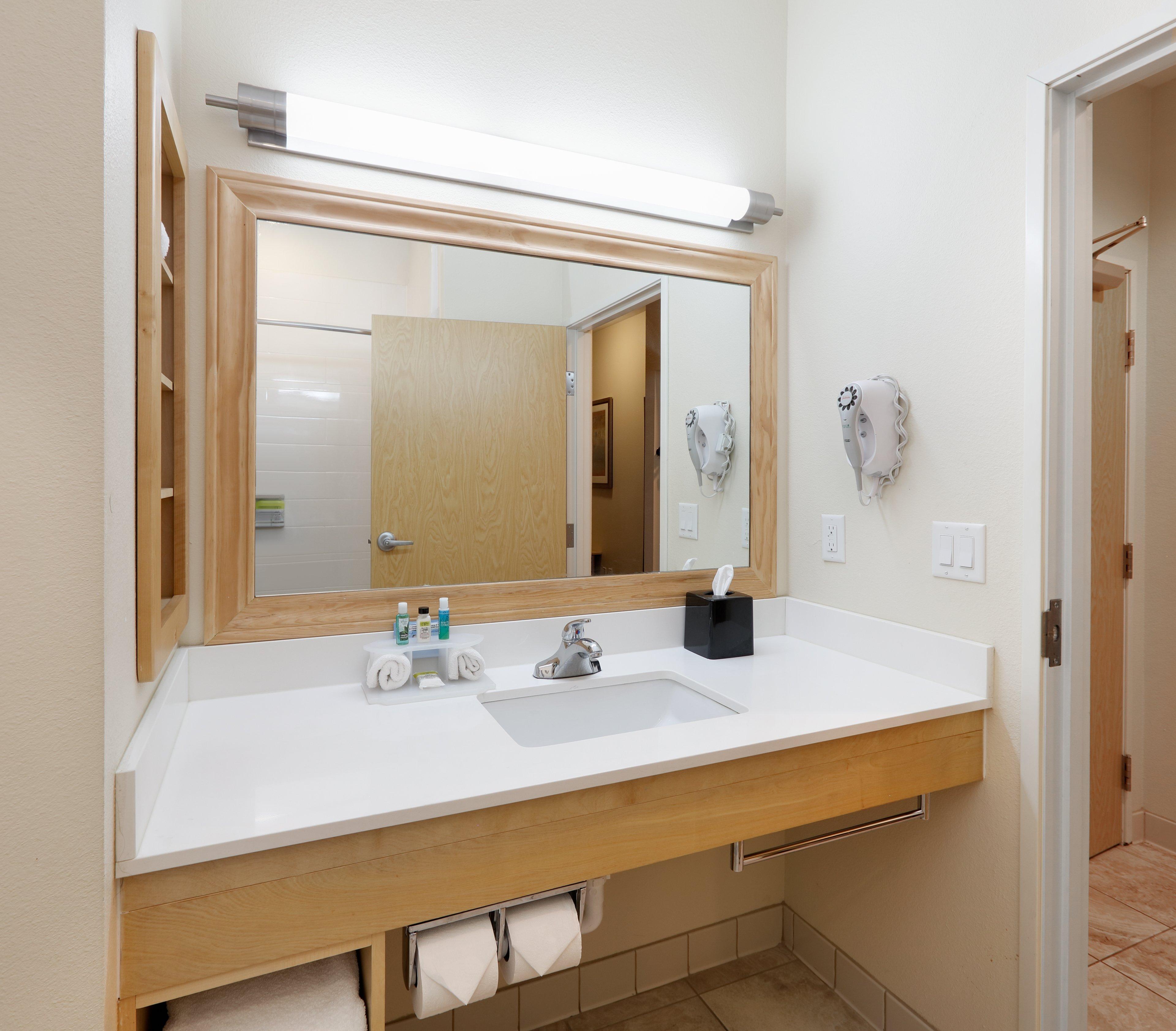 holiday inn express and suites san antonio brooks