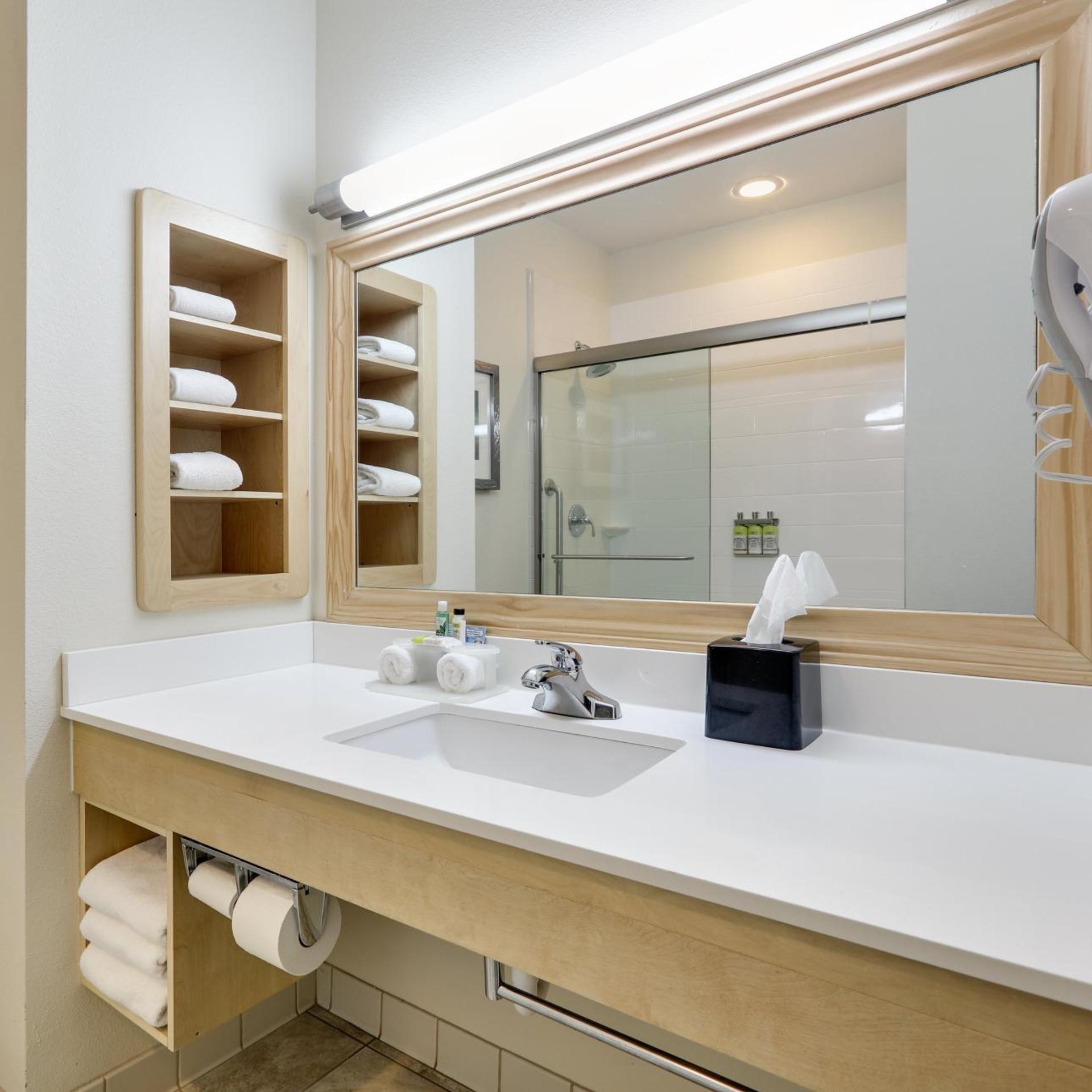 holiday inn express and suites san antonio brooks