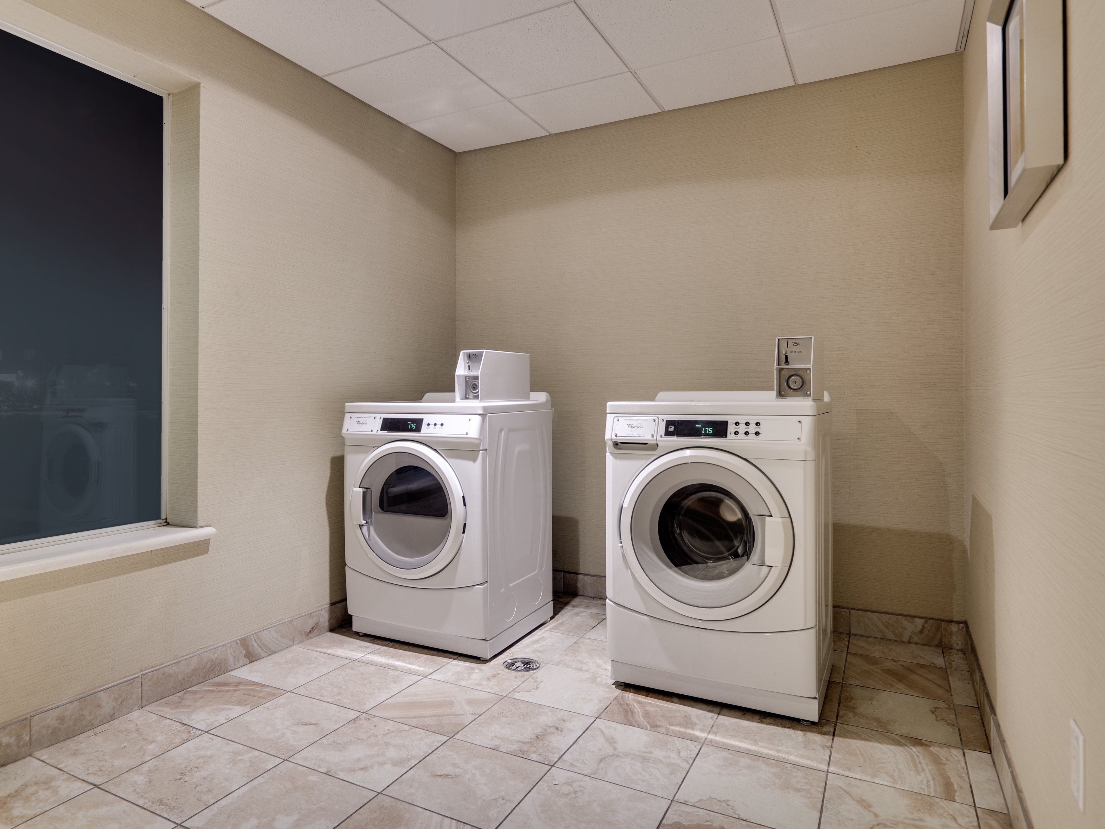 holiday inn express and suites san antonio brooks
