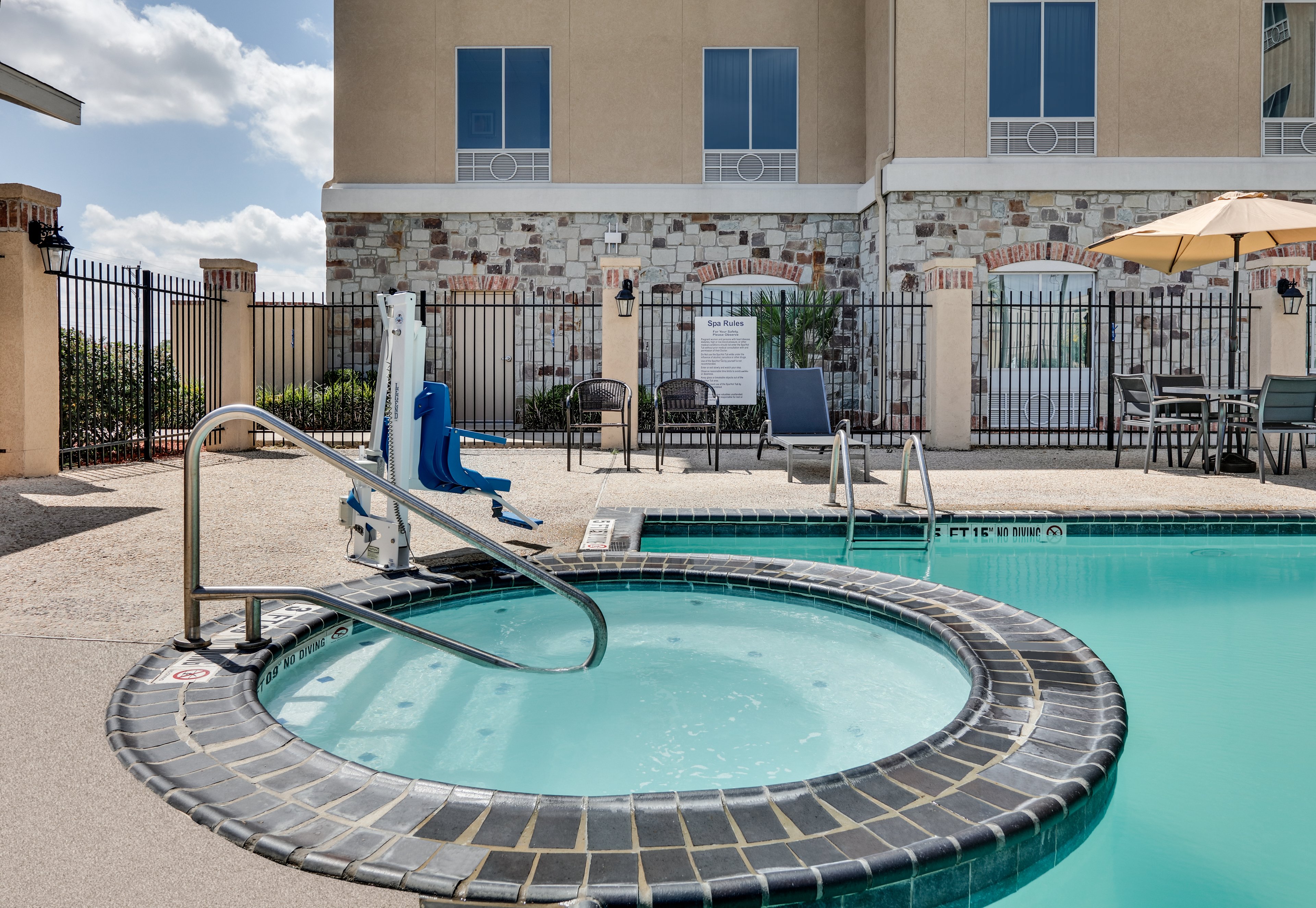 holiday inn express and suites san antonio brooks