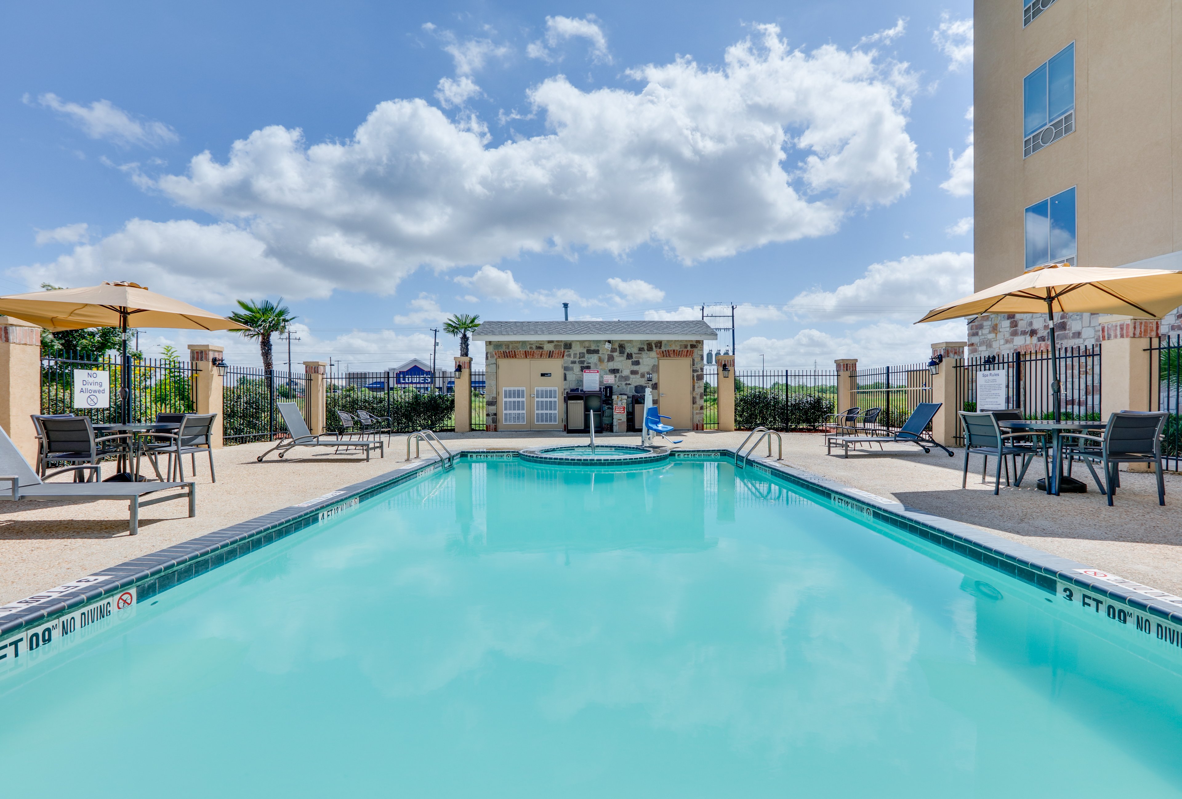 holiday inn express and suites san antonio brooks