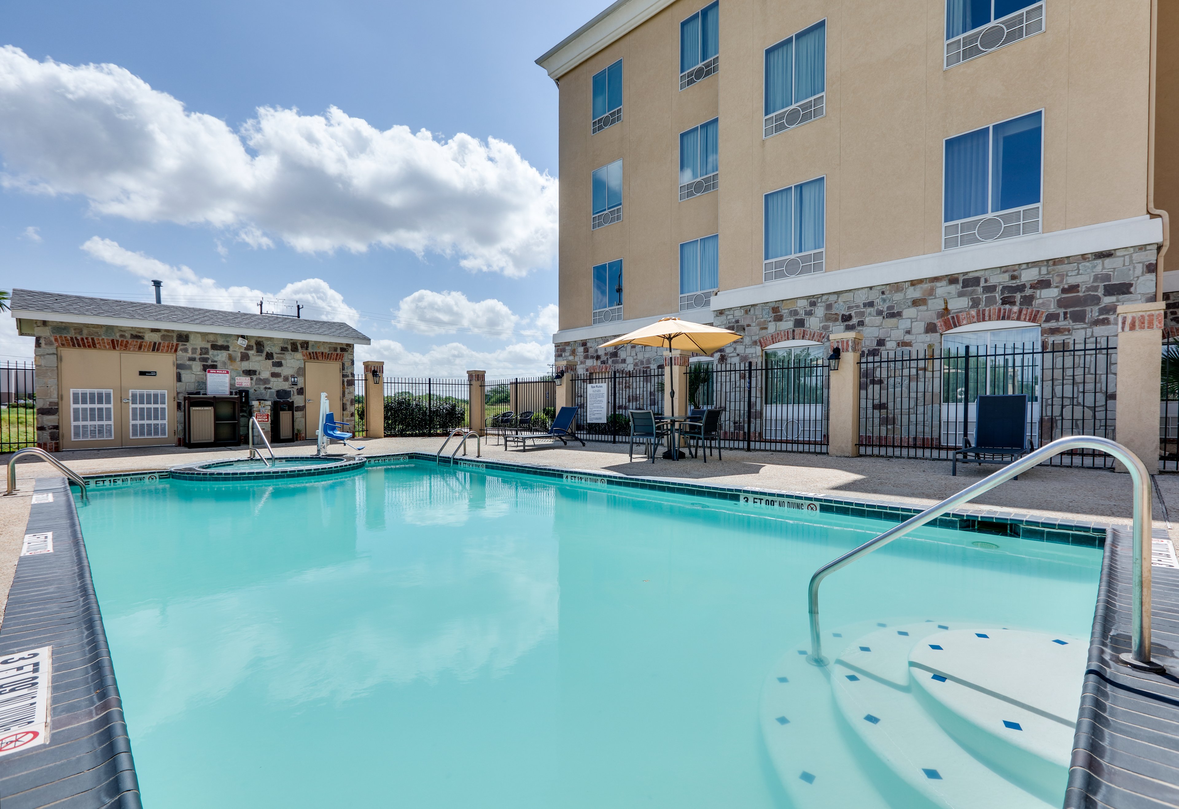 holiday inn express and suites san antonio brooks