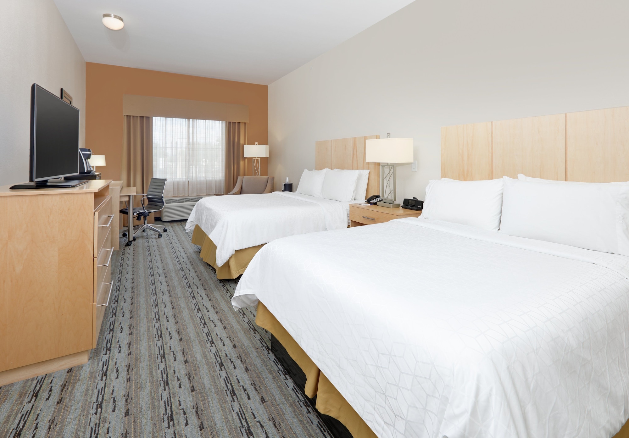 holiday inn express and suites san antonio brooks