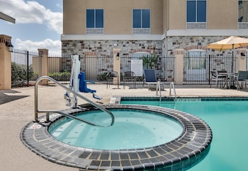 Holiday Inn Express And Suites San Antonio Brooks,River Walk>>Harlandale,3 star