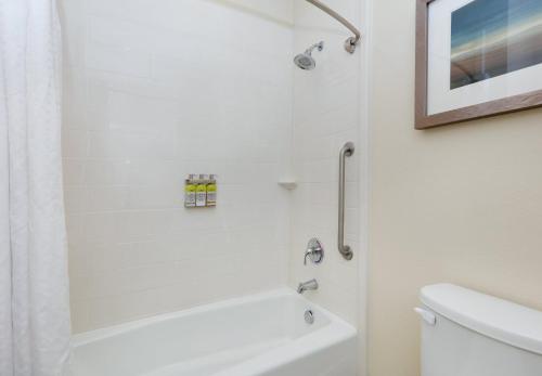 holiday inn express and suites san antonio brooks