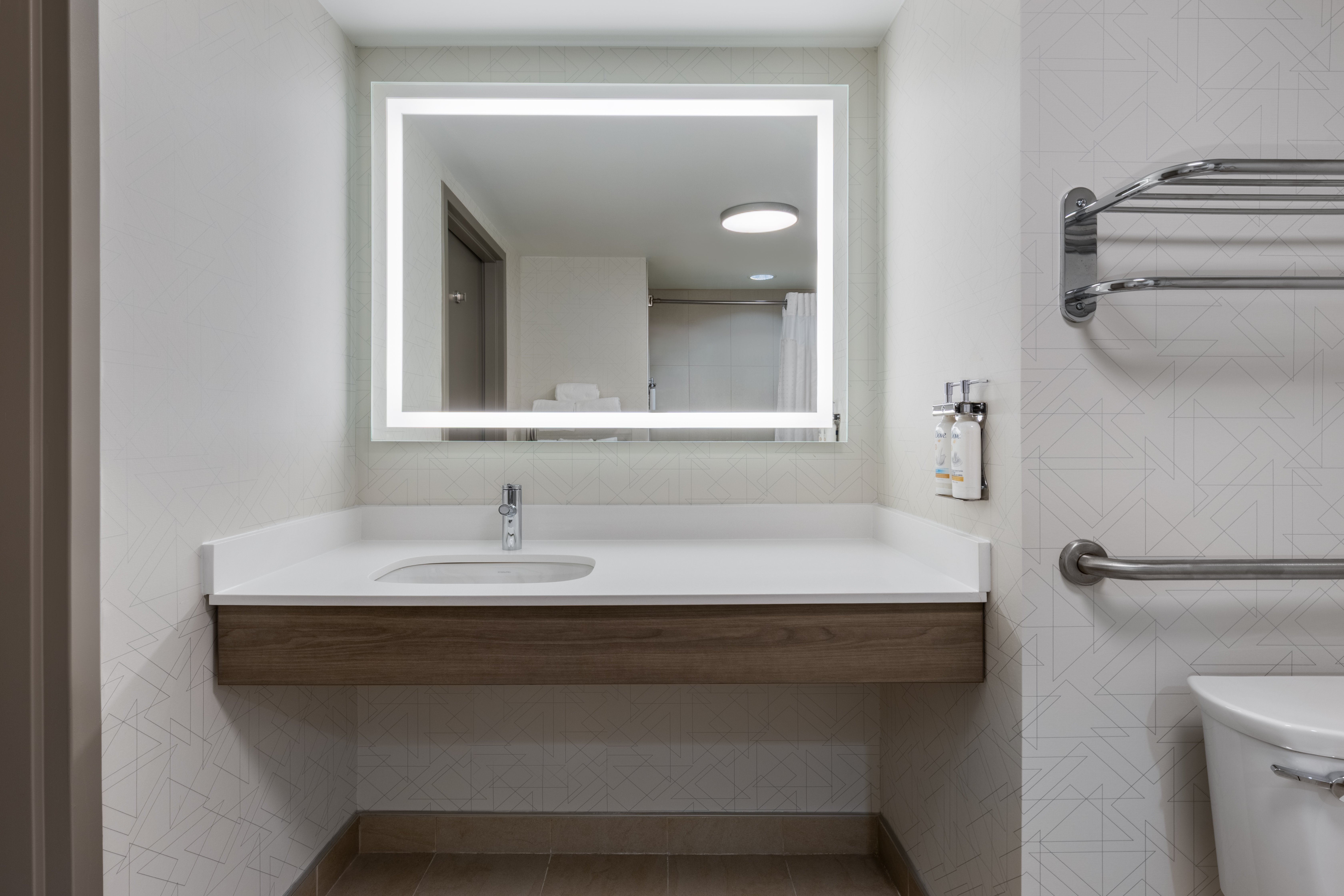 holiday inn express and suites ottawa east orleans