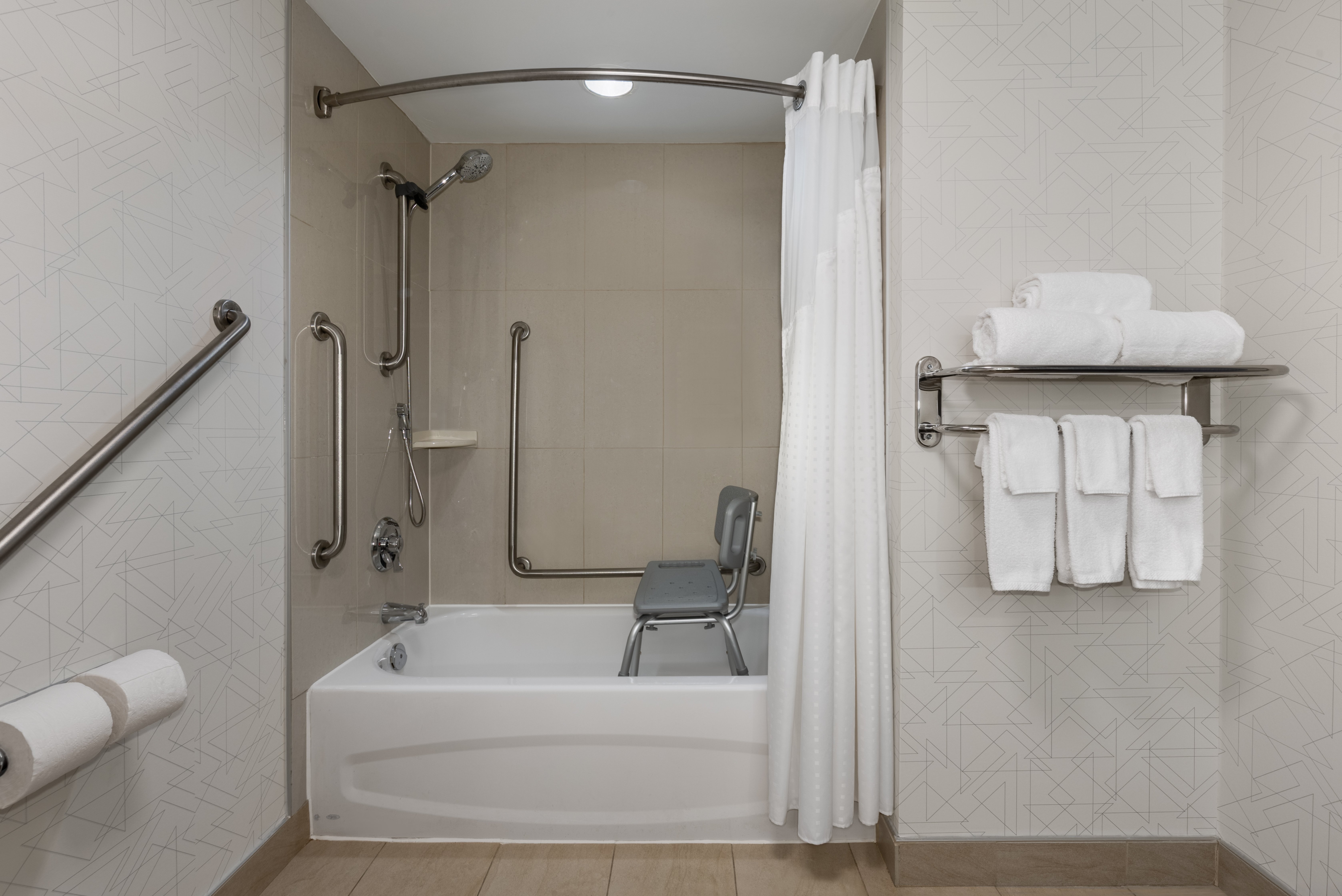 holiday inn express and suites ottawa east orleans