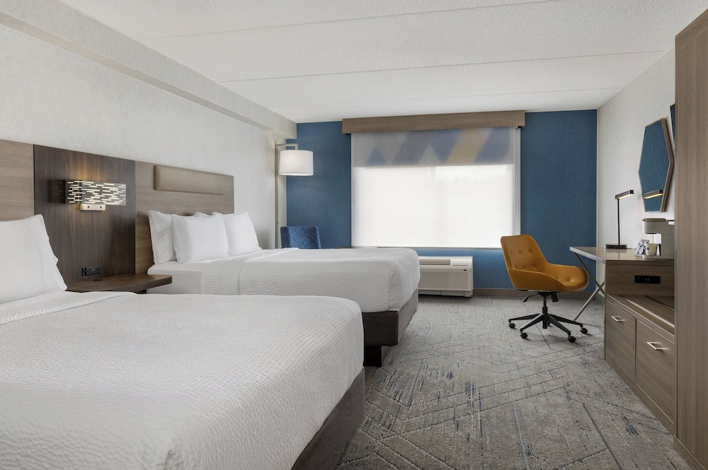 holiday inn express and suites ottawa east orleans