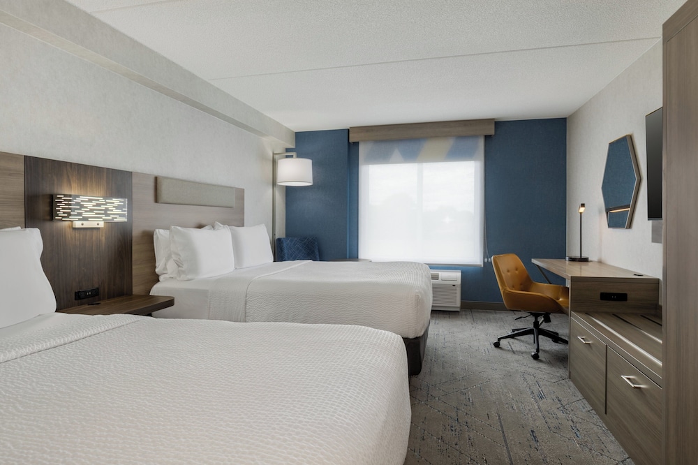holiday inn express and suites ottawa east orleans