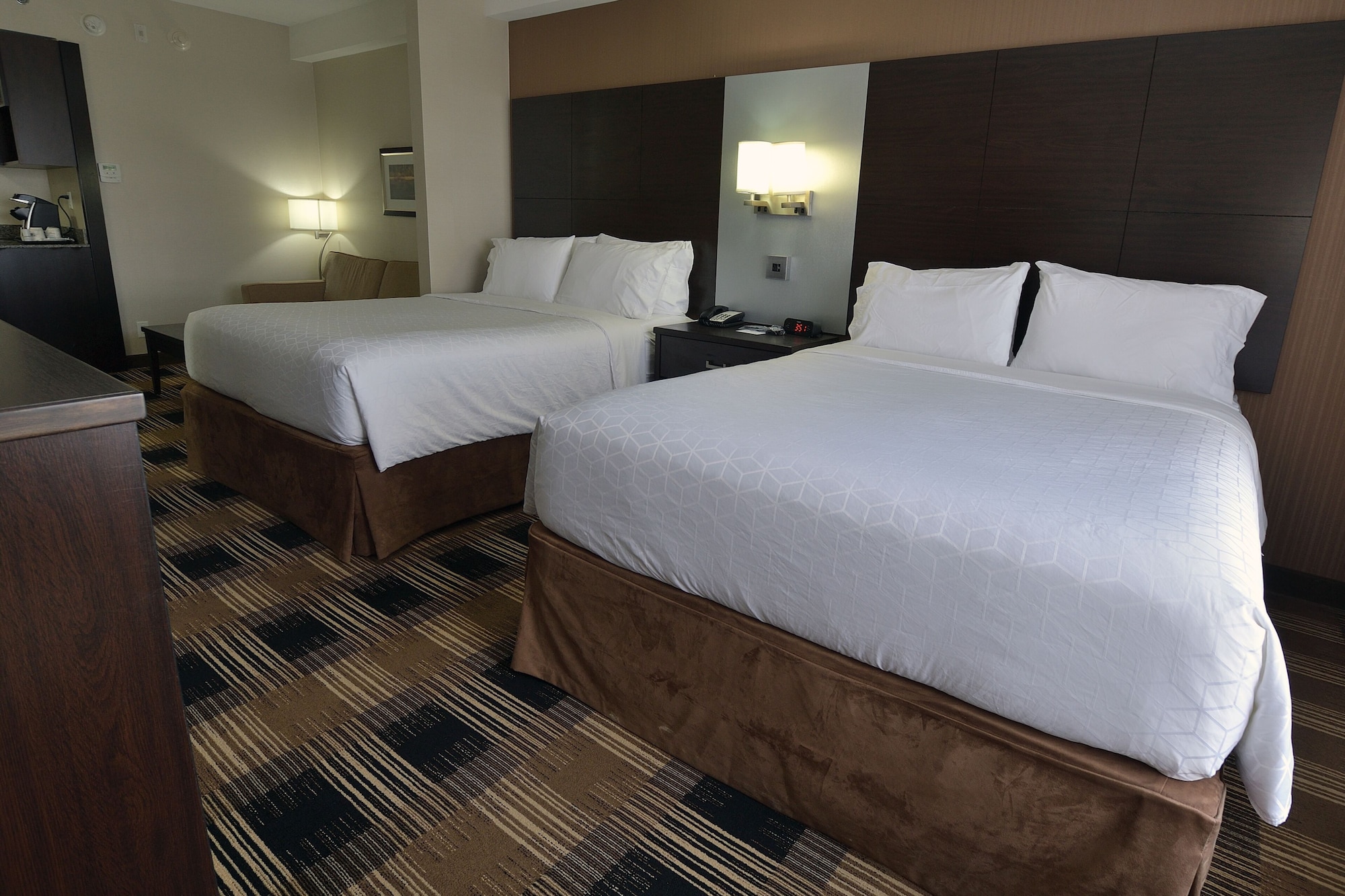holiday inn express and suites ottawa east orleans