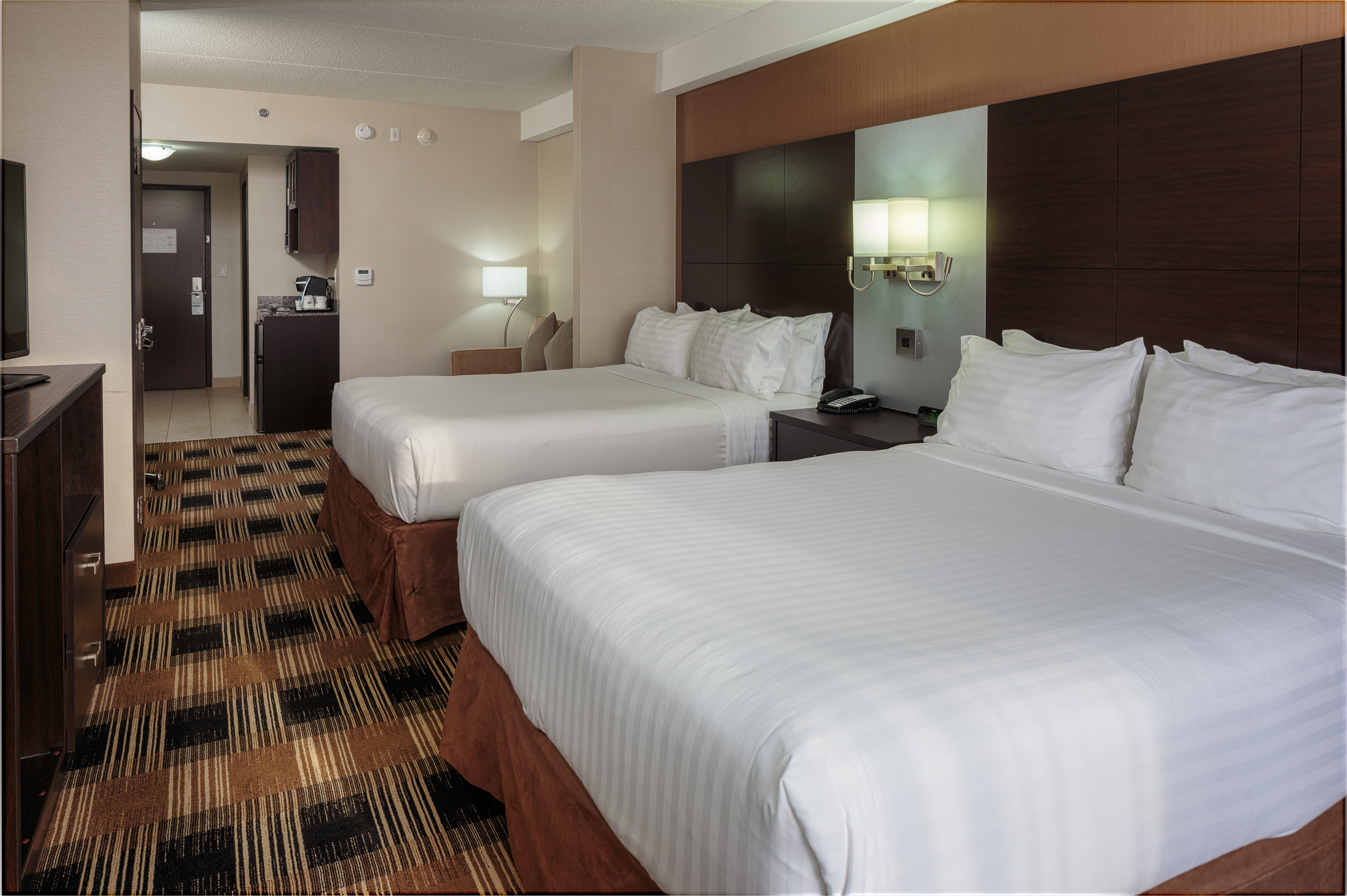 holiday inn express and suites ottawa east orleans