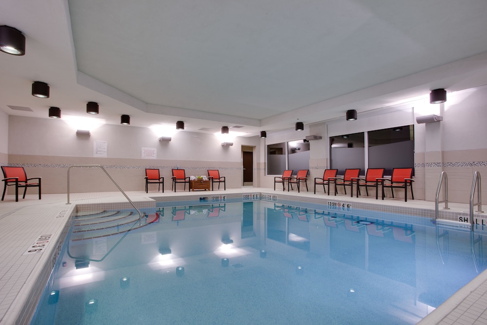 holiday inn express and suites ottawa east orleans