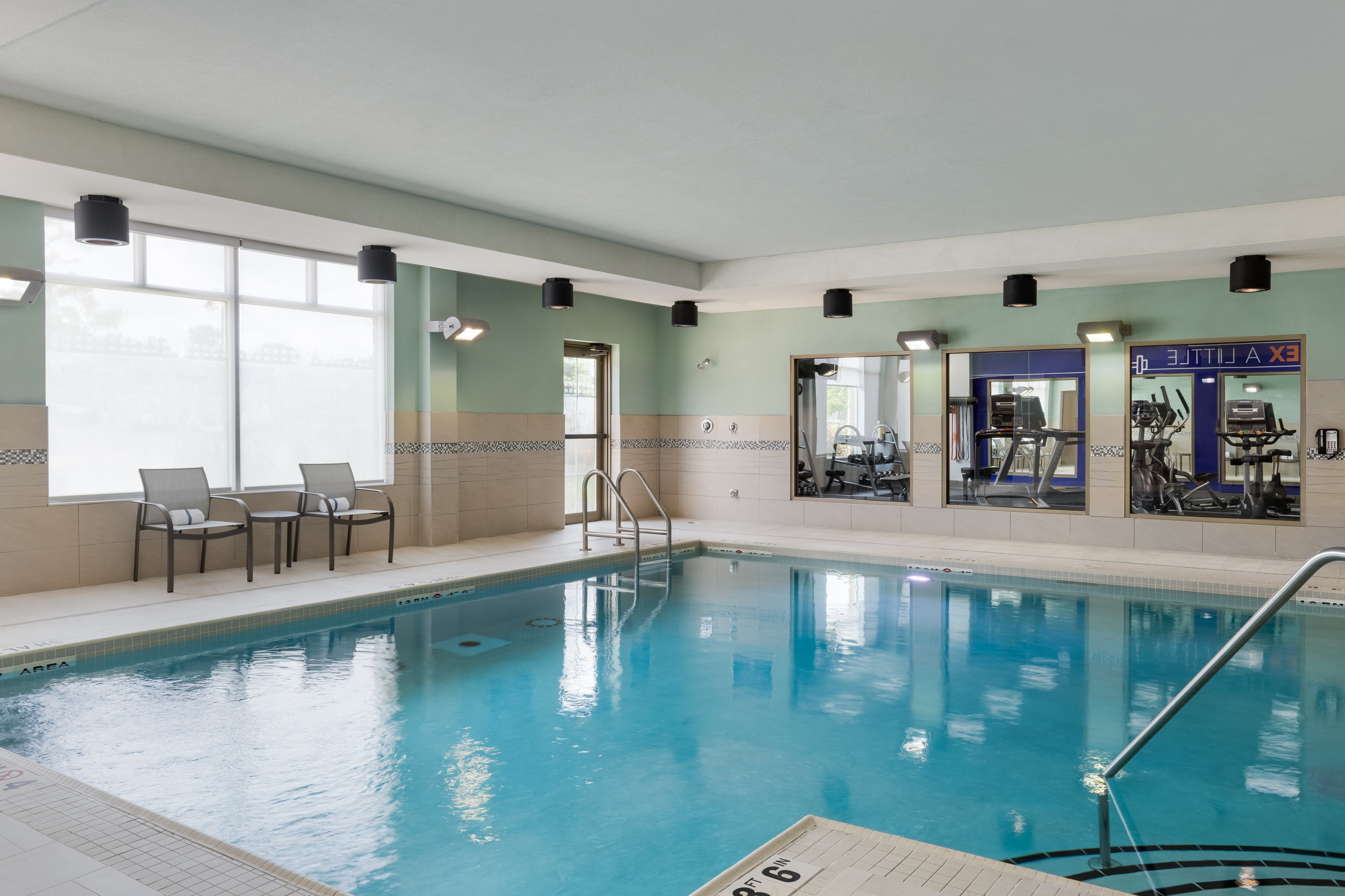 holiday inn express and suites ottawa east orleans