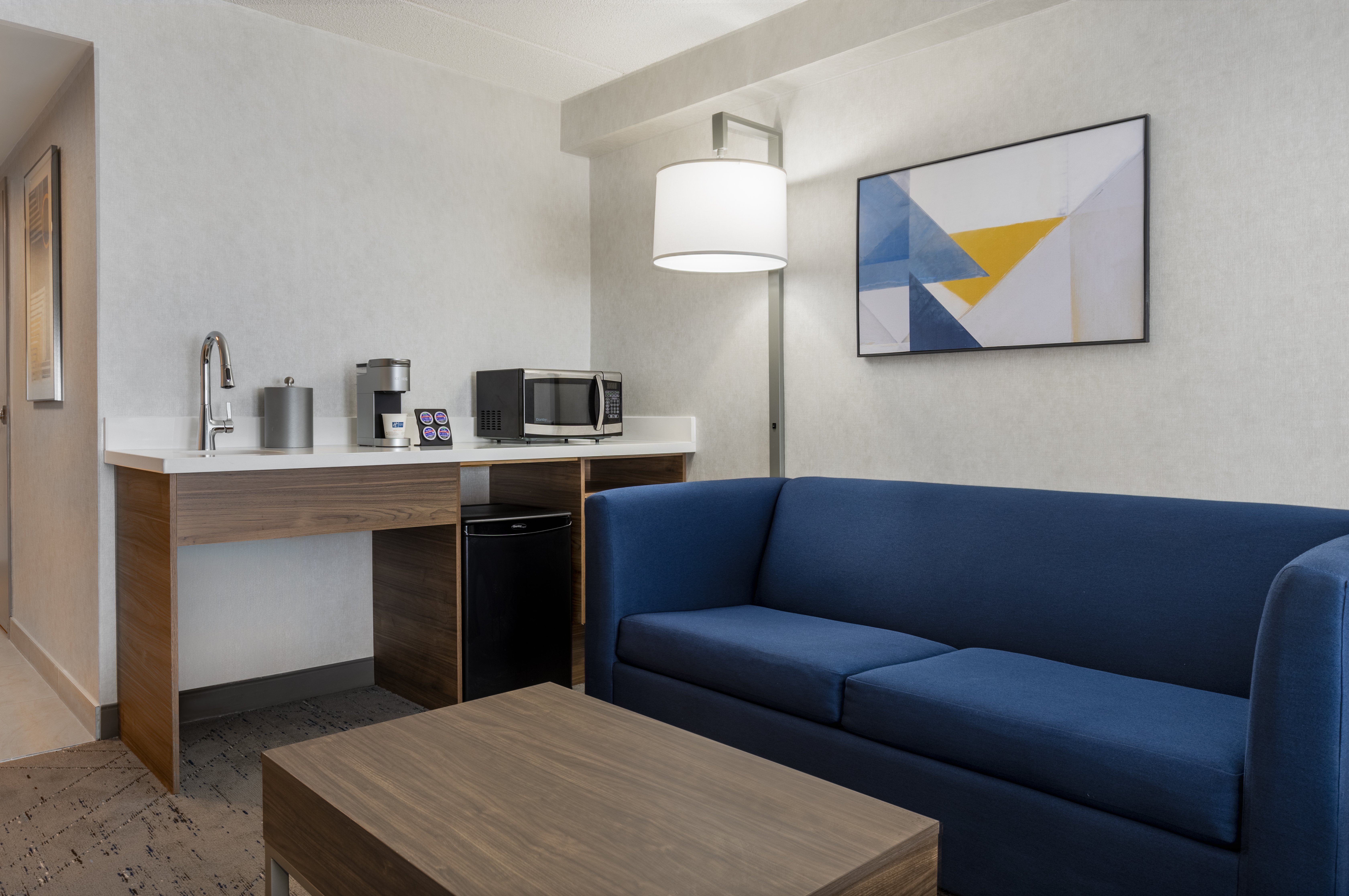 holiday inn express and suites ottawa east orleans