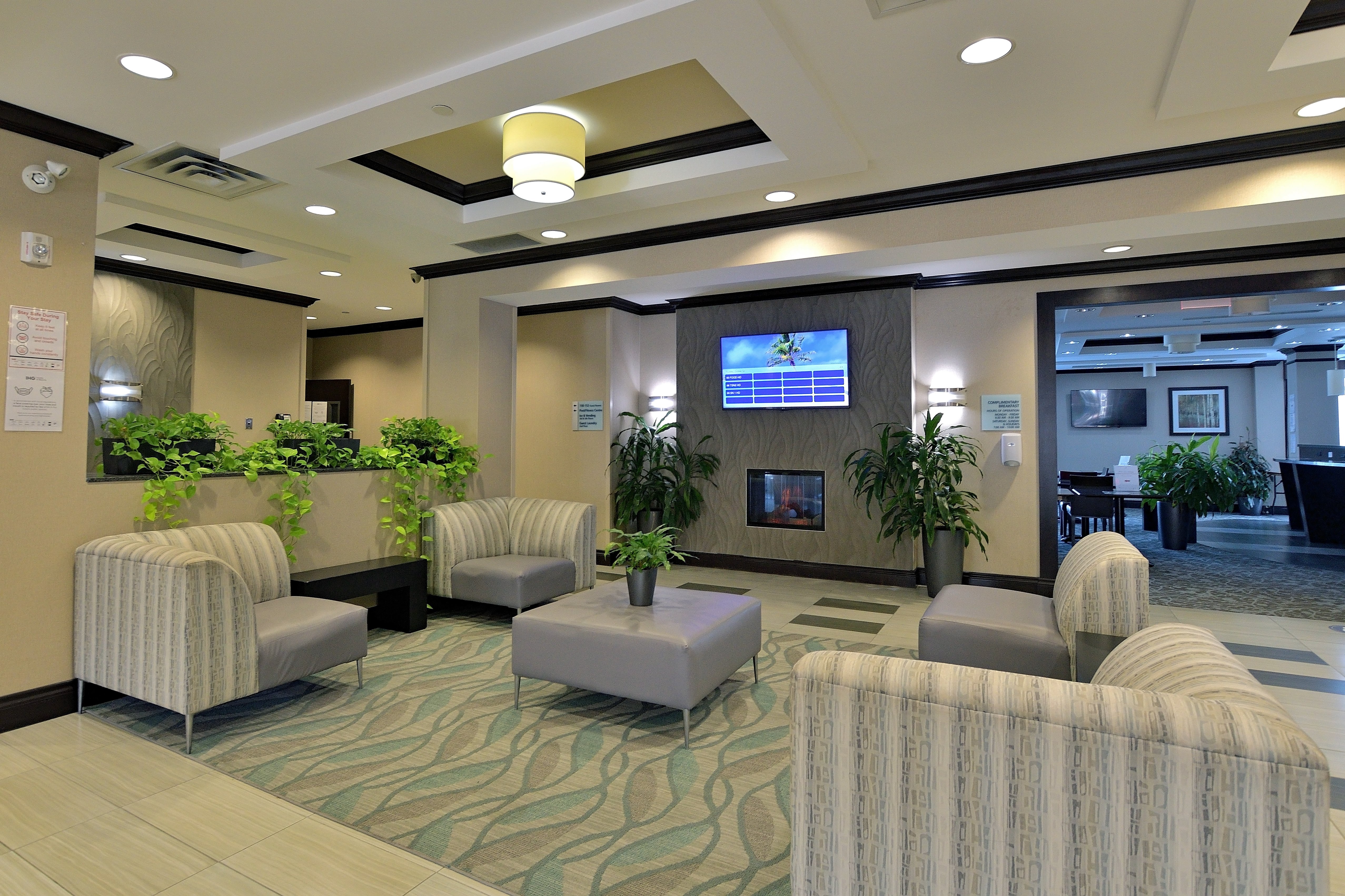 holiday inn express and suites ottawa east orleans