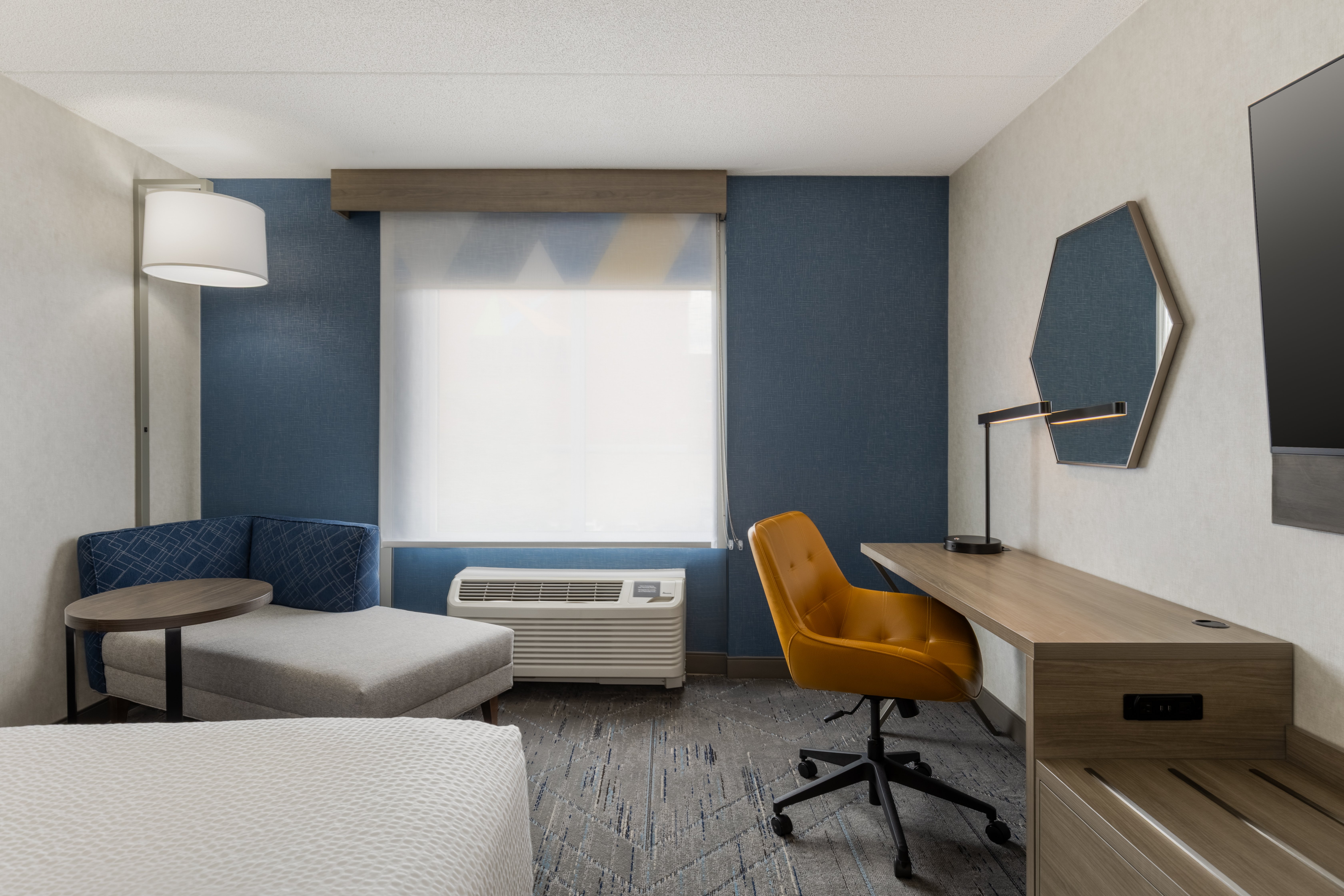 holiday inn express and suites ottawa east orleans