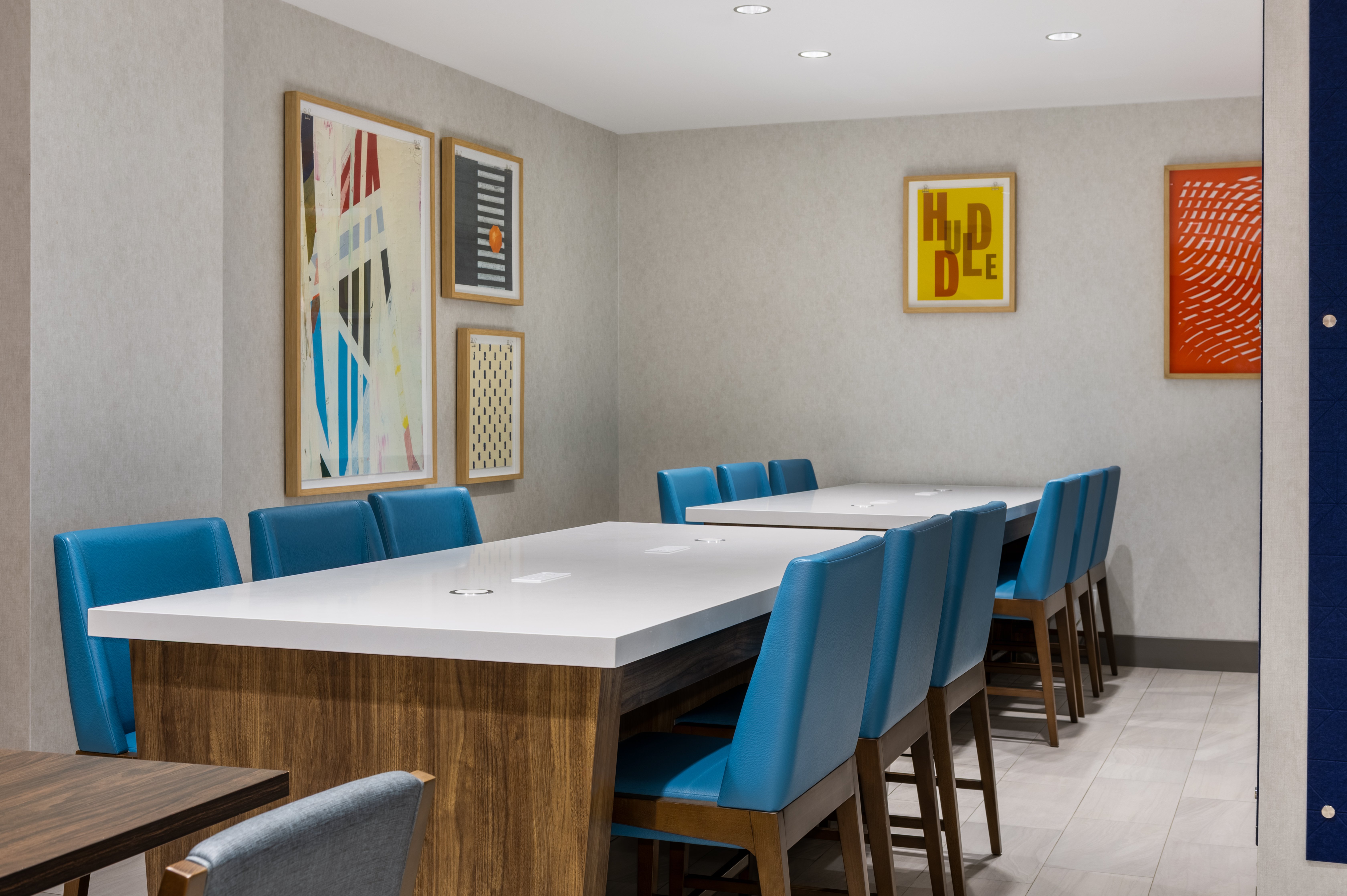 holiday inn express and suites ottawa east orleans