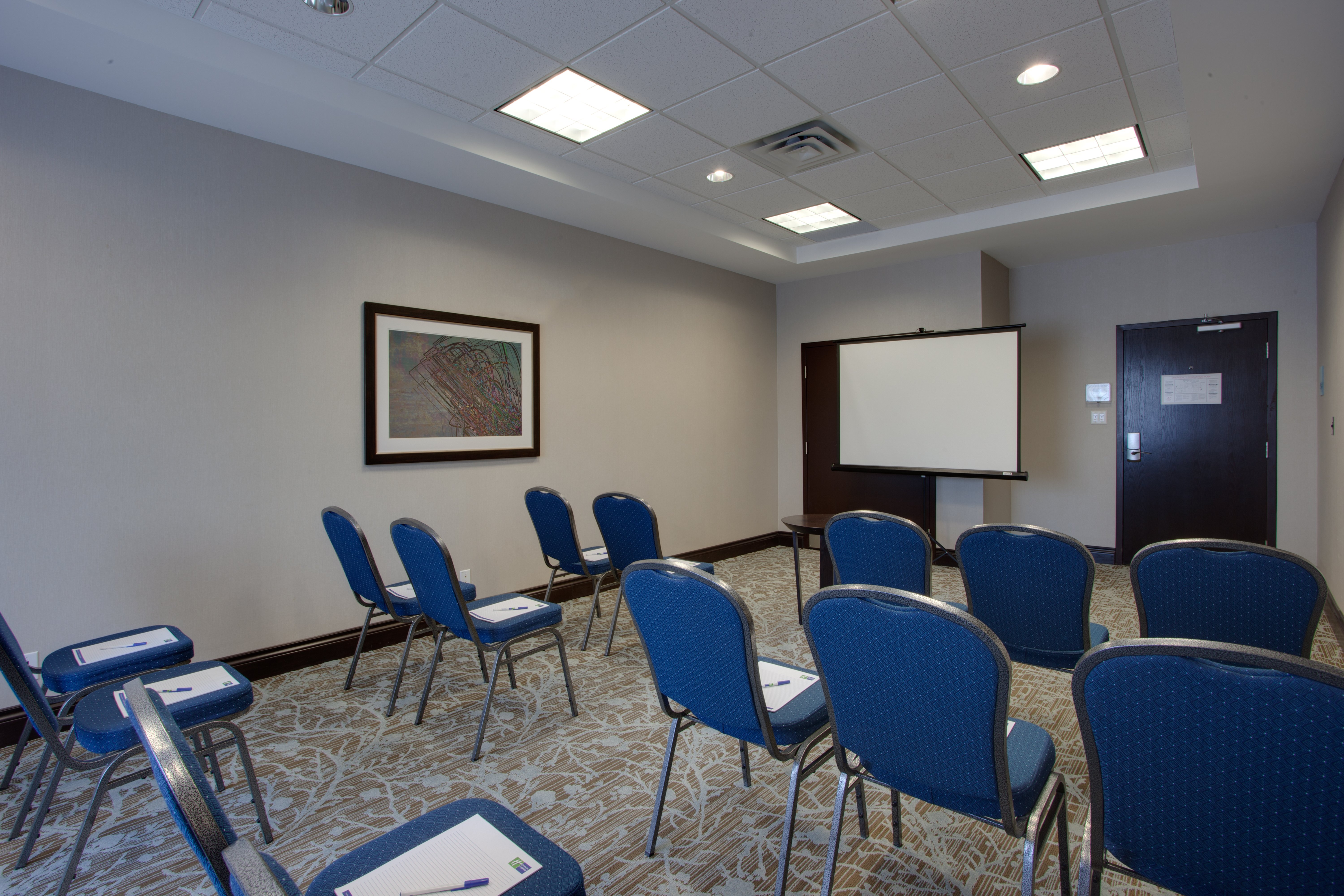 holiday inn express and suites ottawa east orleans