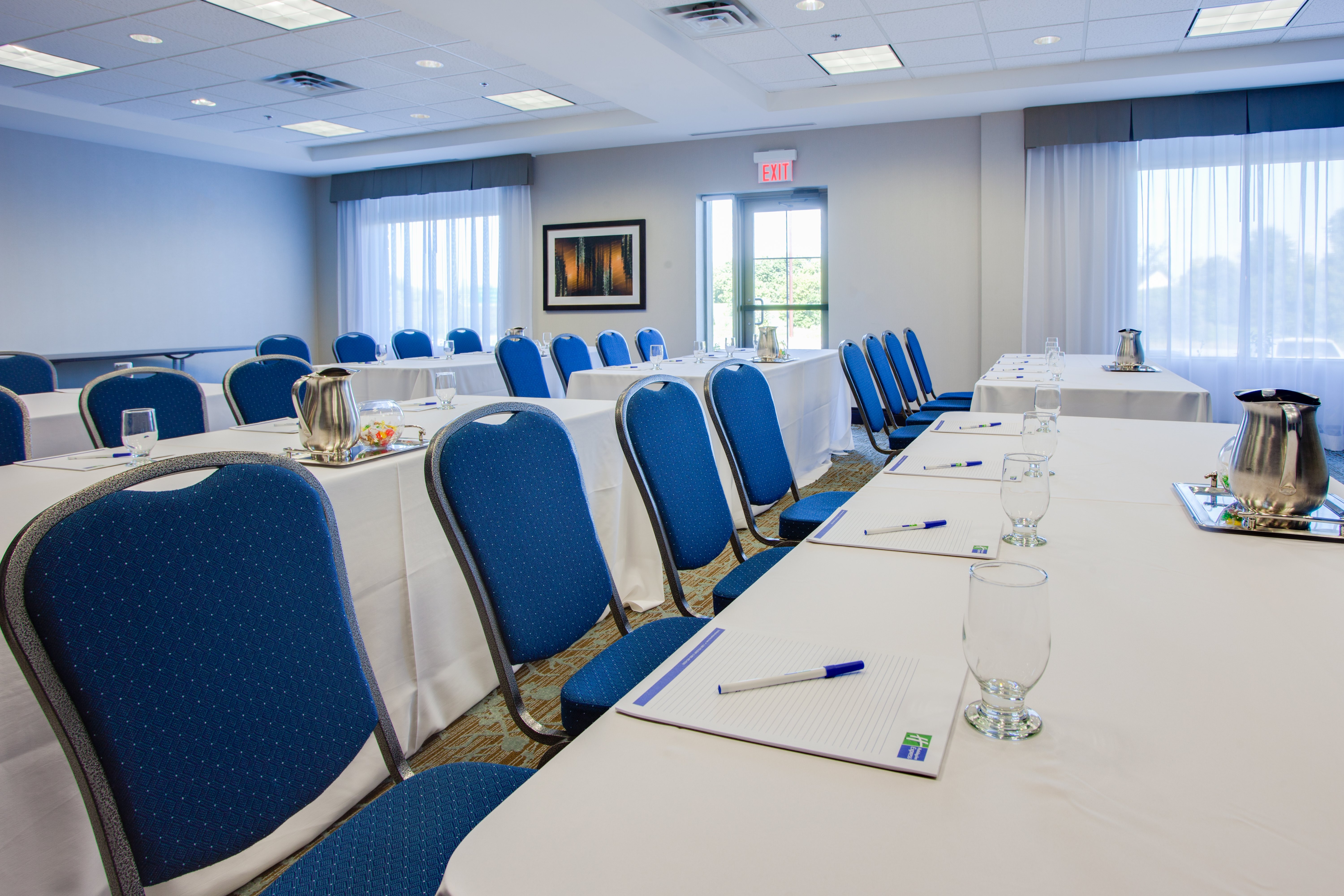 holiday inn express and suites ottawa east orleans