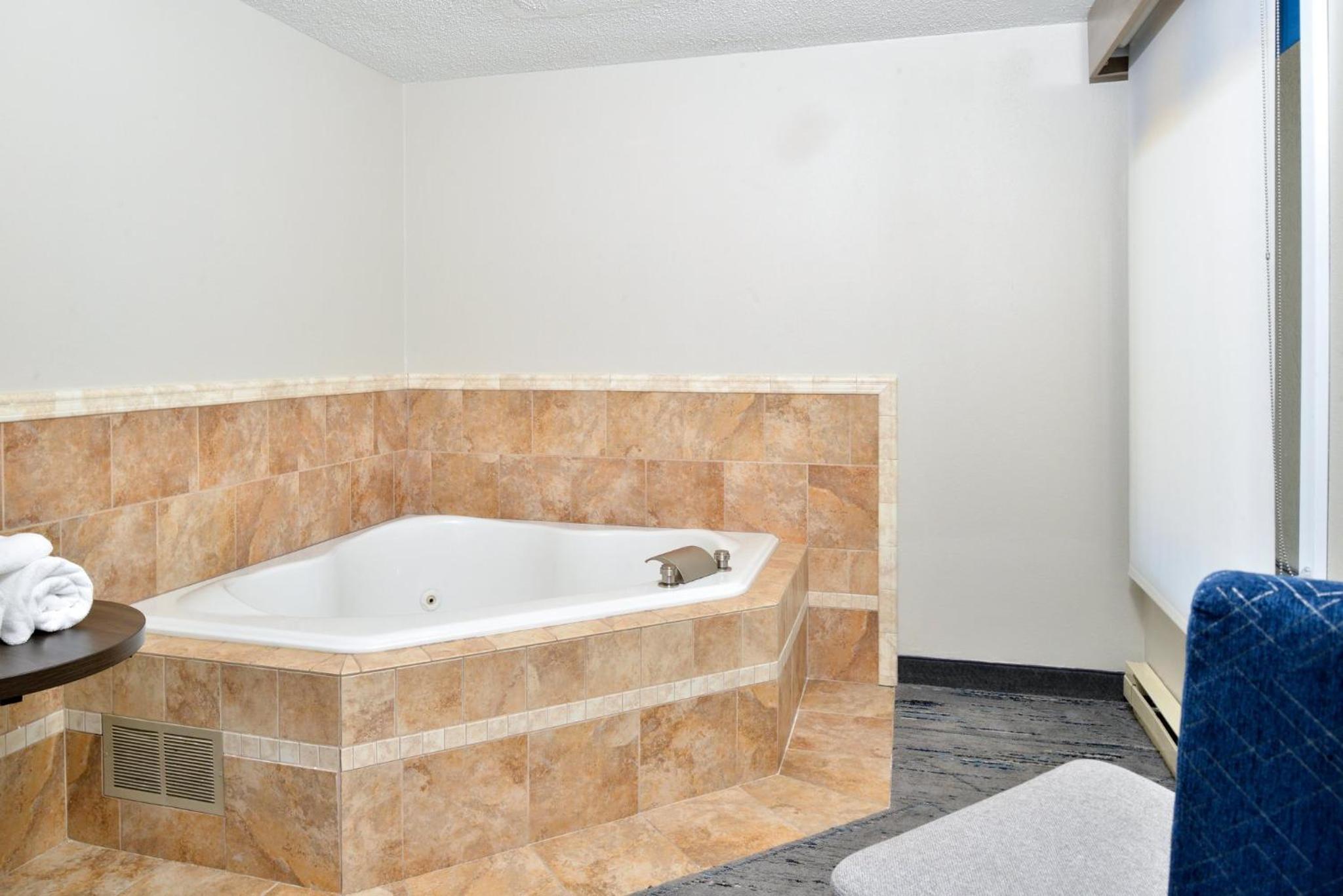 holiday inn express lewisburg new columbia by ihg