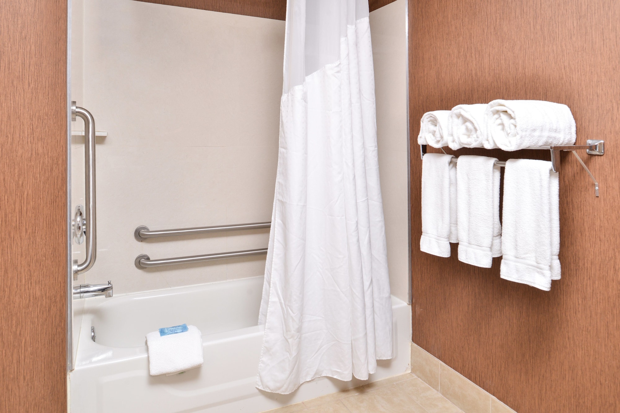 holiday inn express lewisburg new columbia by ihg
