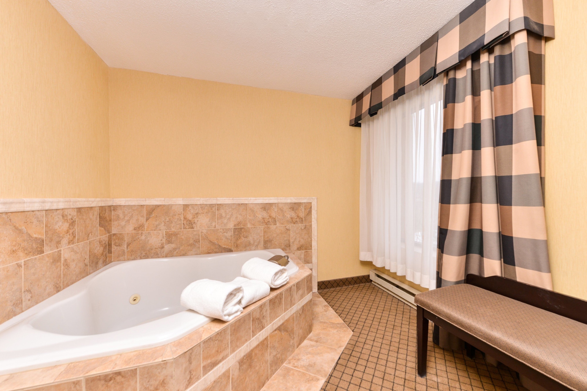 holiday inn express lewisburg new columbia by ihg