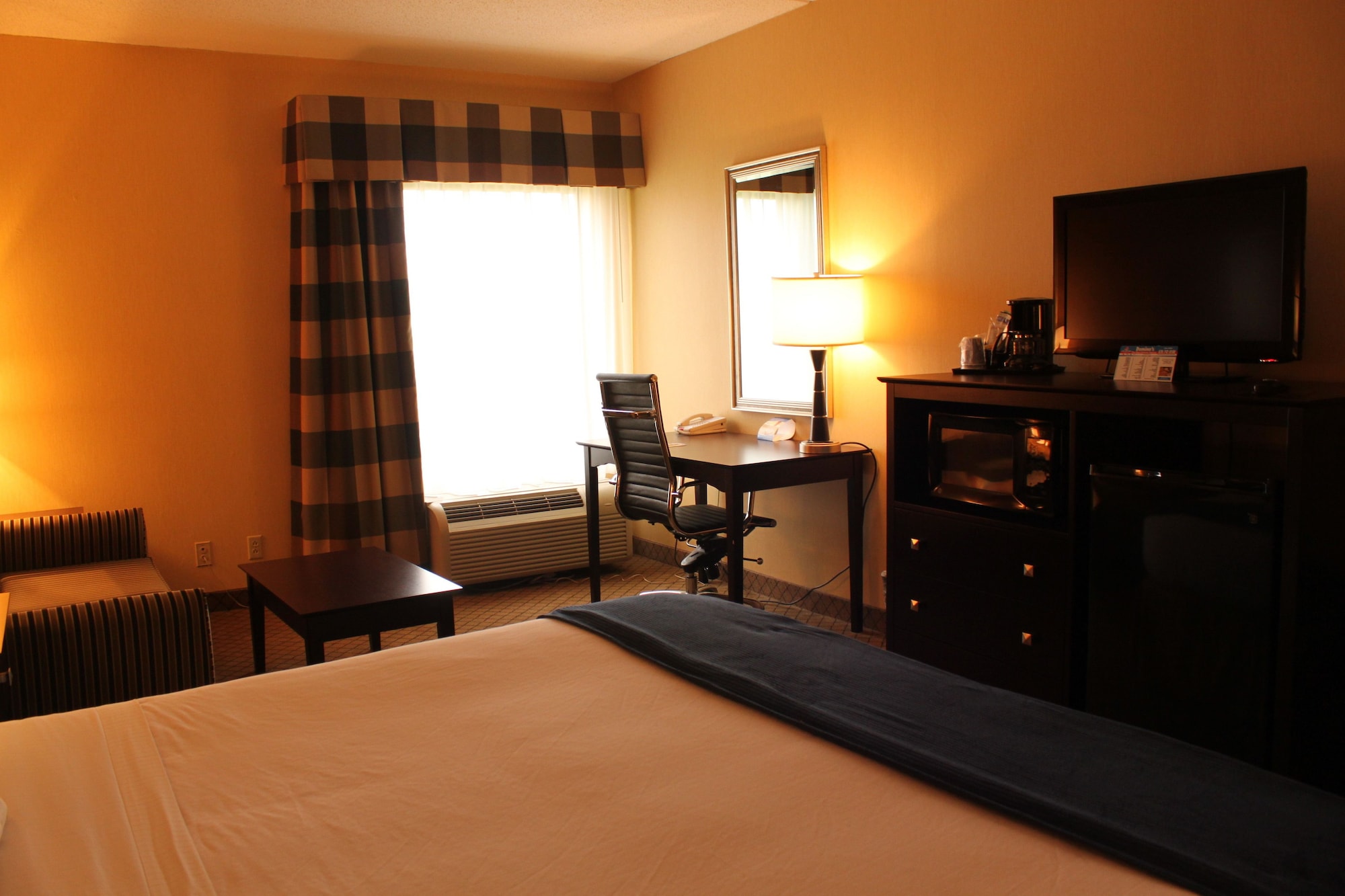 holiday inn express lewisburg new columbia by ihg
