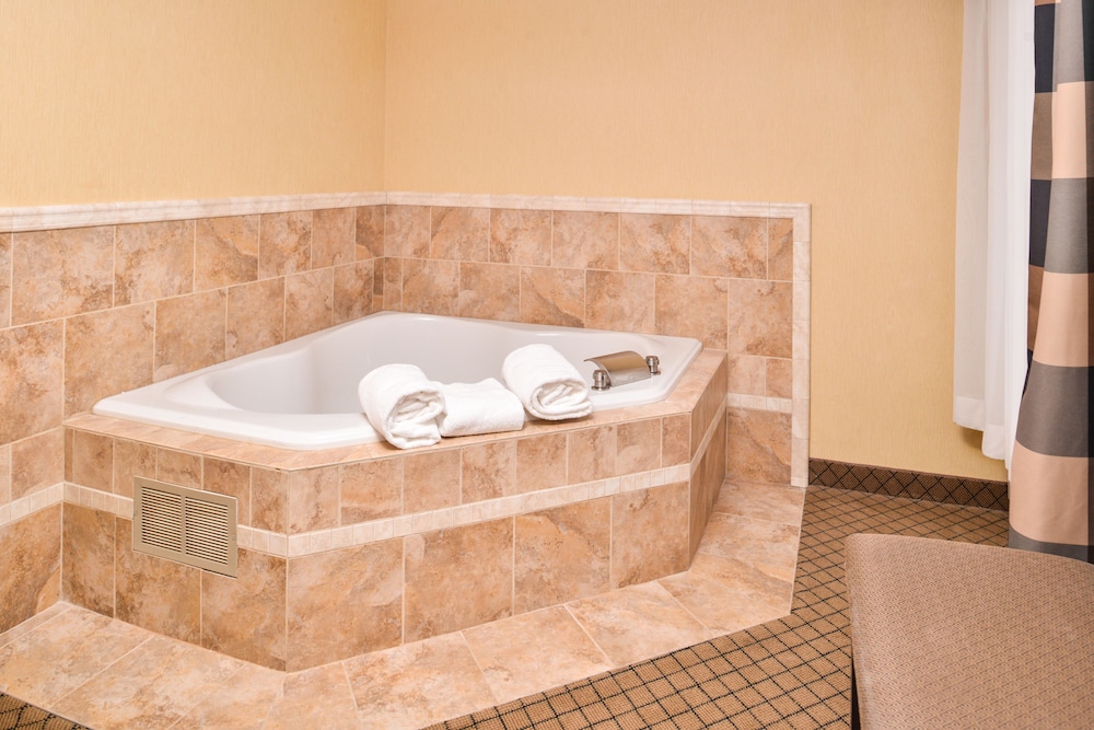holiday inn express lewisburg new columbia by ihg