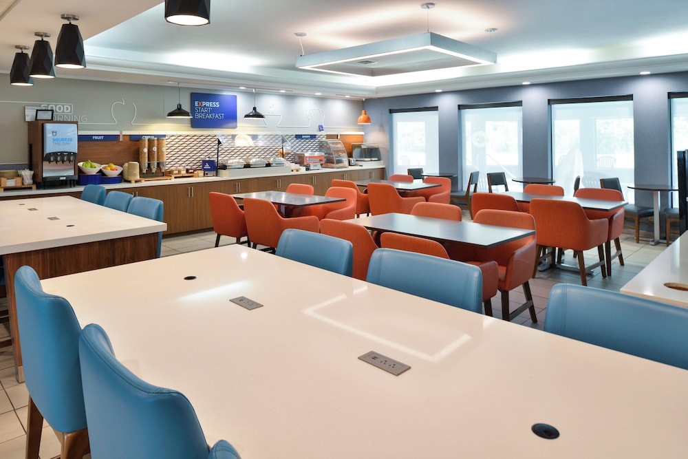 holiday inn express lewisburg new columbia by ihg