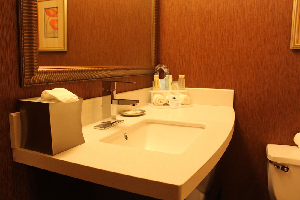 holiday inn express lewisburg new columbia by ihg
