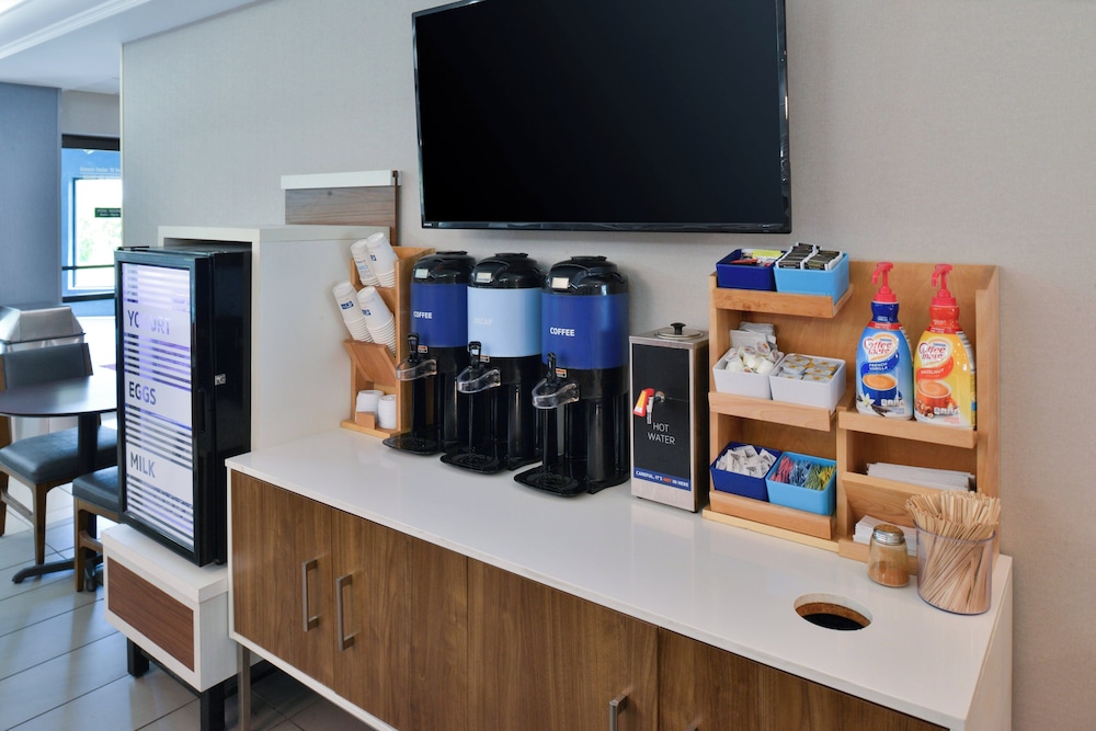 holiday inn express lewisburg new columbia by ihg