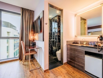 mercure singapore tyrwhitt