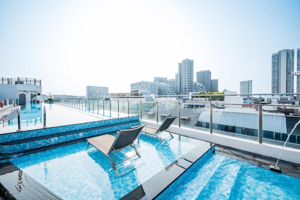mercure singapore tyrwhitt