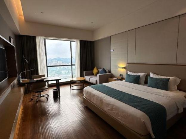 rezen longuu hotel maoming xinyi education city