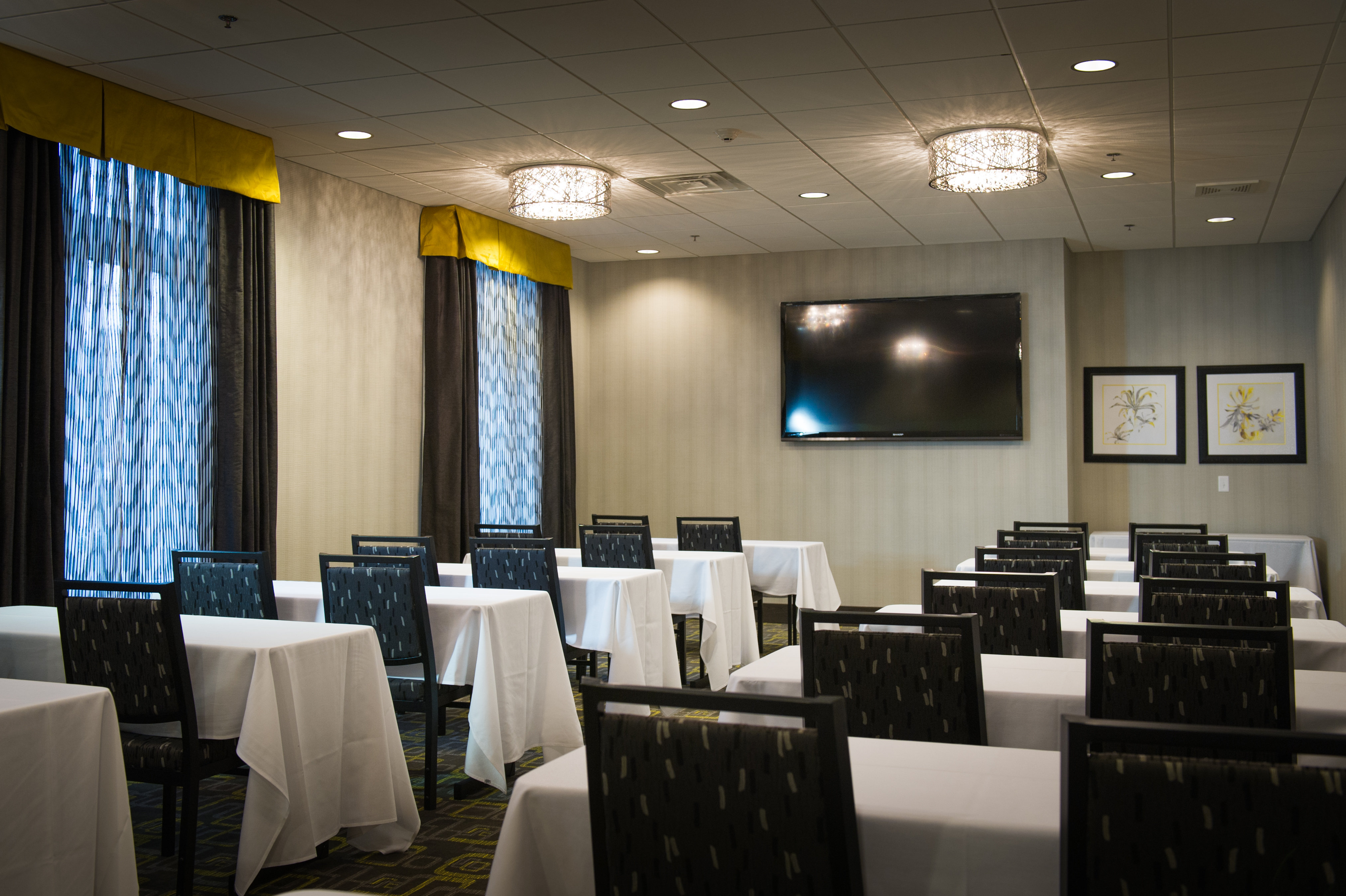 holiday inn express and suites madison central by ihg