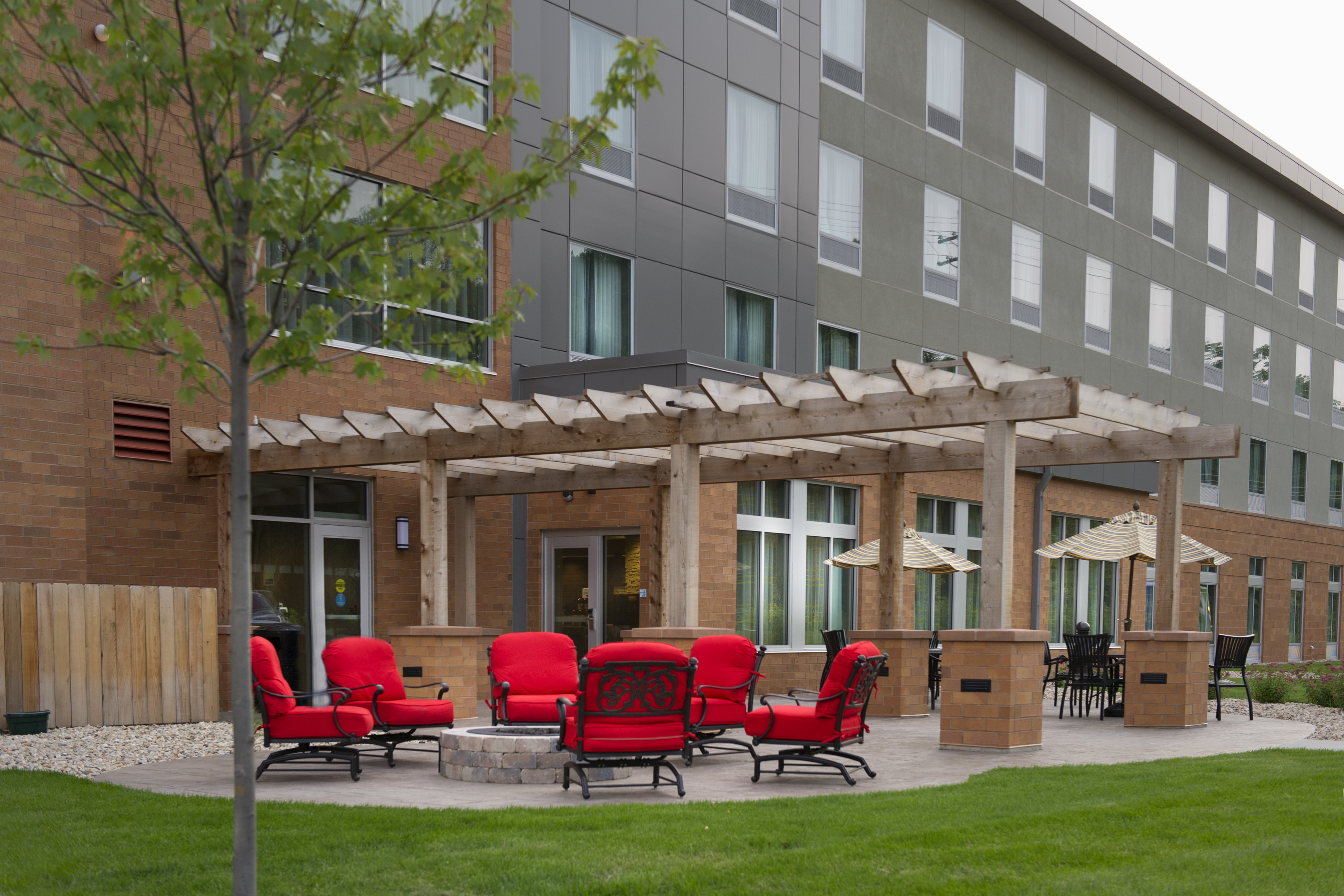 holiday inn express and suites madison central by ihg