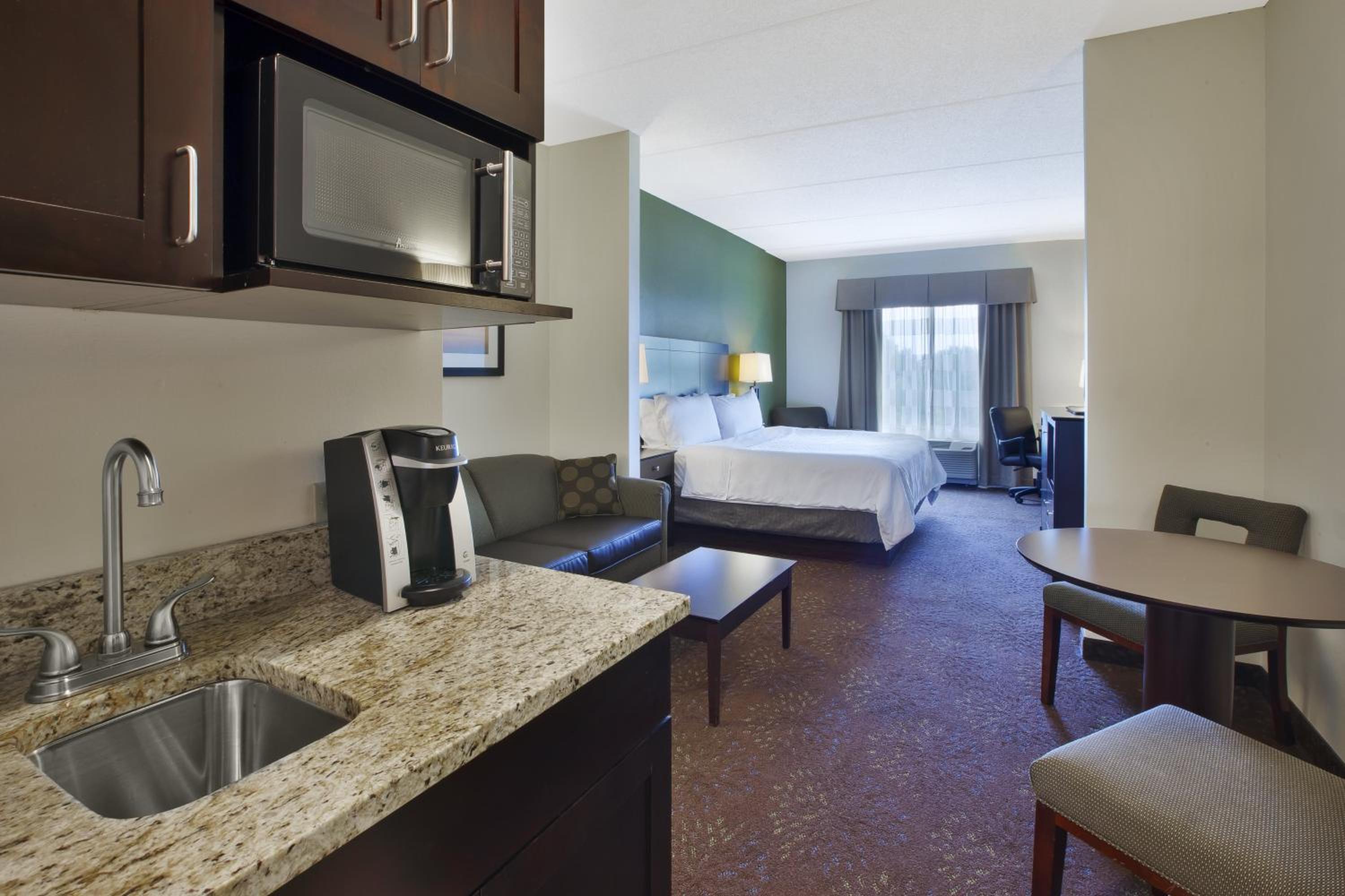 holiday inn express and suites geneva finger lakes by ihg