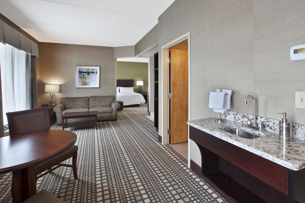 holiday inn express and suites geneva finger lakes by ihg