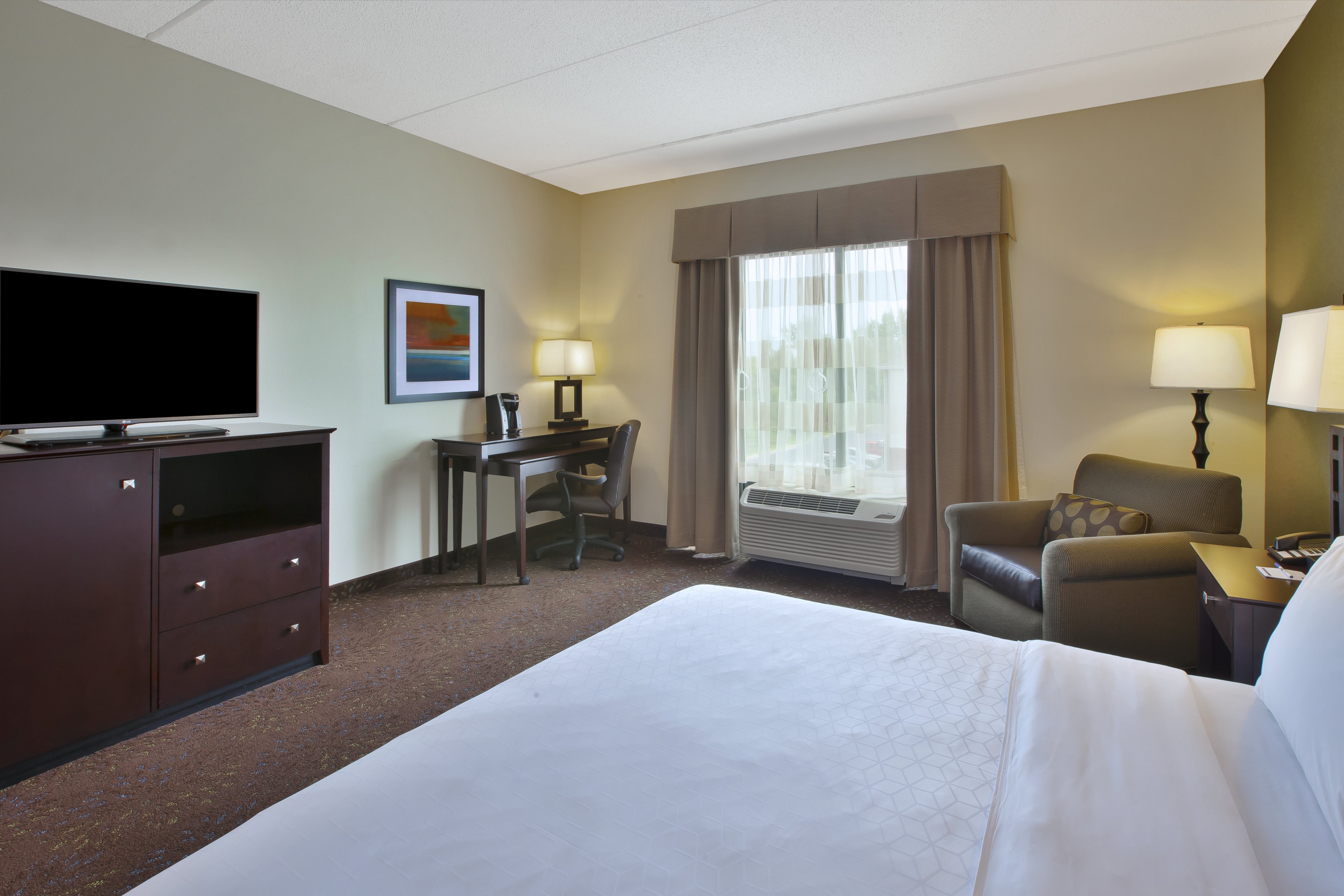 holiday inn express and suites geneva finger lakes by ihg
