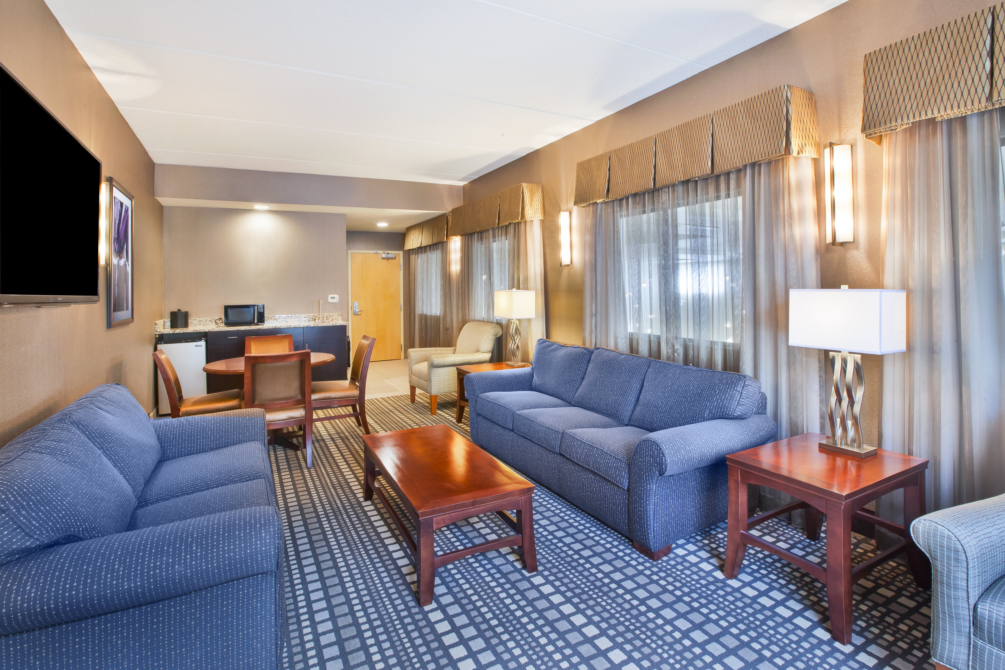 holiday inn express and suites geneva finger lakes by ihg