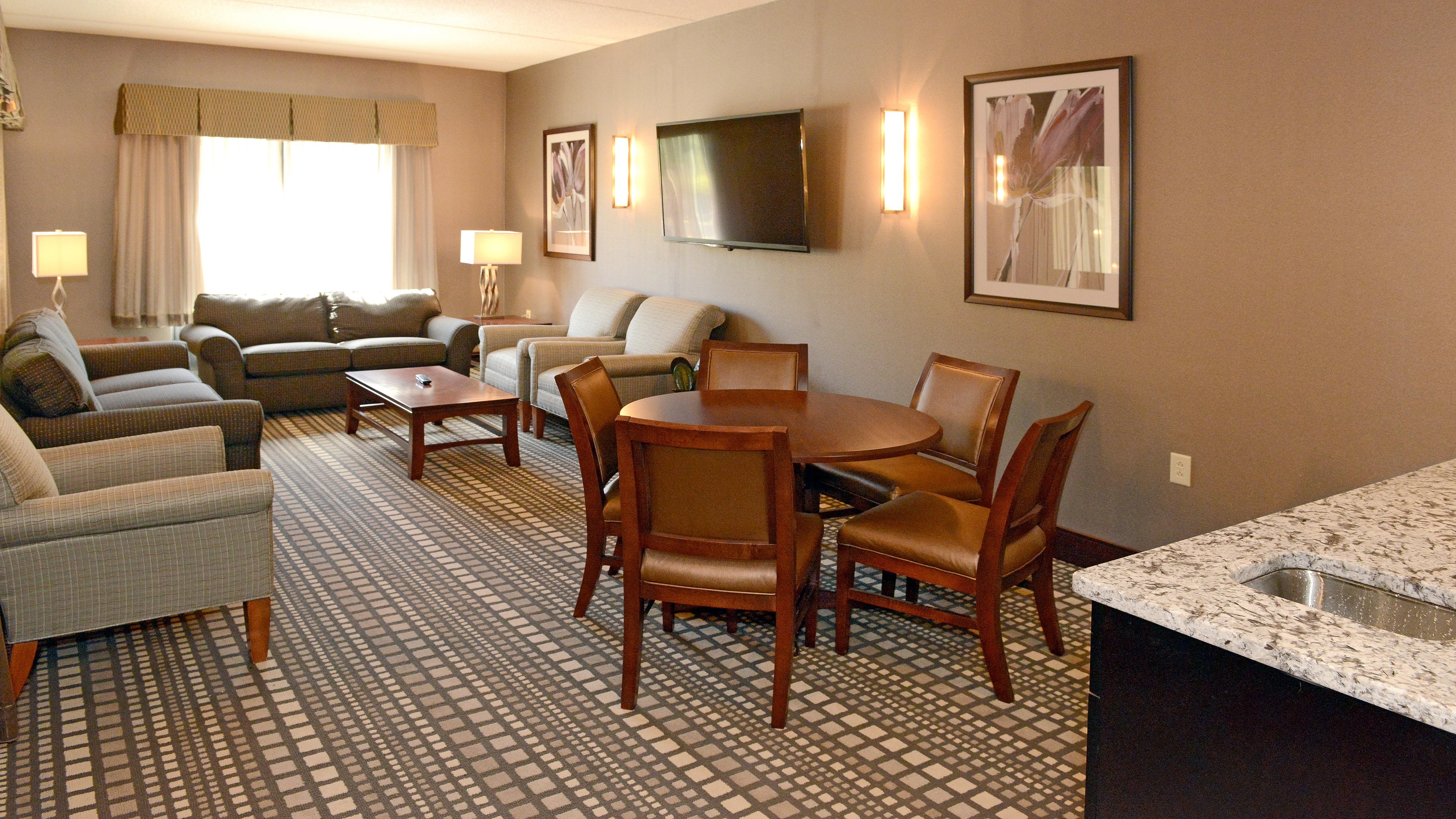holiday inn express and suites geneva finger lakes by ihg